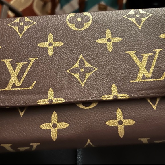 Louis Vuitton Brown and Gold Brush Set - Picture 3 of 8